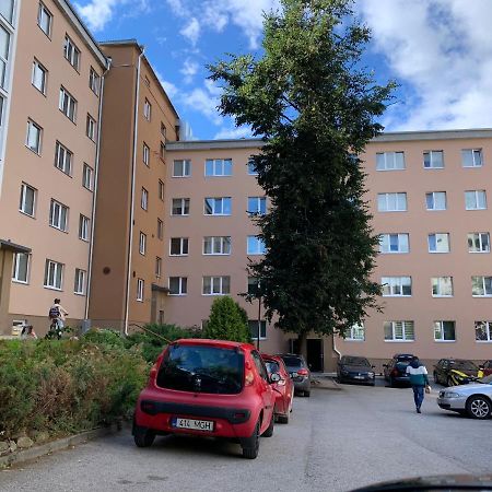 Riia 10, 2-Bedroom Apartment - 2 Big Beds 1 Extra Bed-Parking Free Tartu Eksteriør bilde