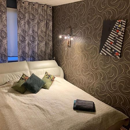 Riia 10, 2-Bedroom Apartment - 2 Big Beds 1 Extra Bed-Parking Free Tartu Eksteriør bilde