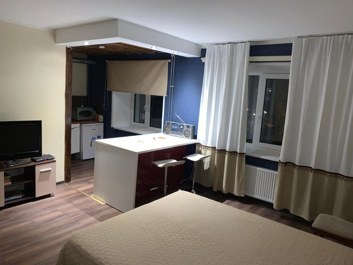 Riia 10, 2-Bedroom Apartment - 2 Big Beds 1 Extra Bed-Parking Free Tartu Eksteriør bilde